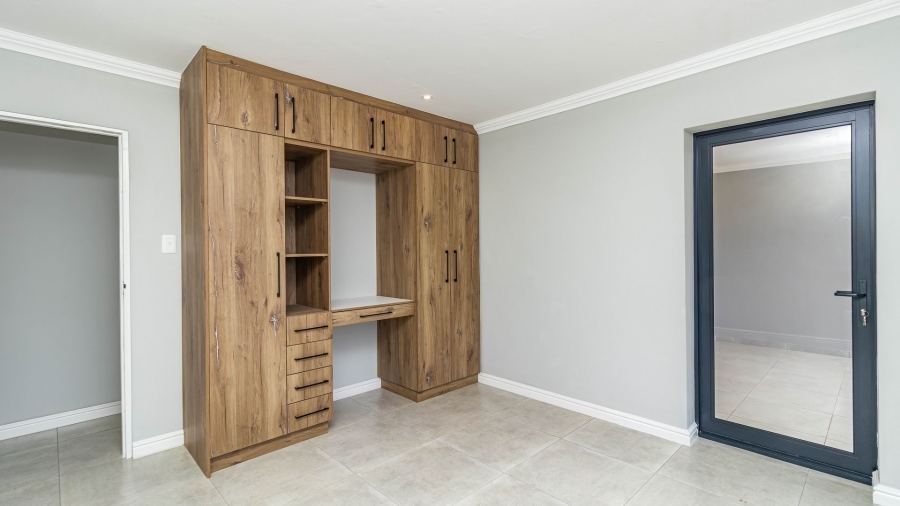 3 Bedroom Property for Sale in Fraaiuitsig Western Cape